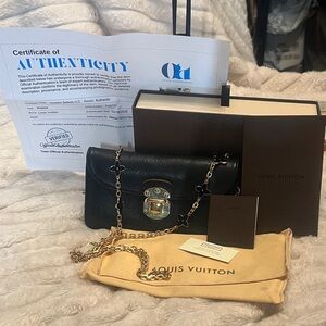 Louis Vuitton Black Leather Wallet w/ Added Chain – Authentic